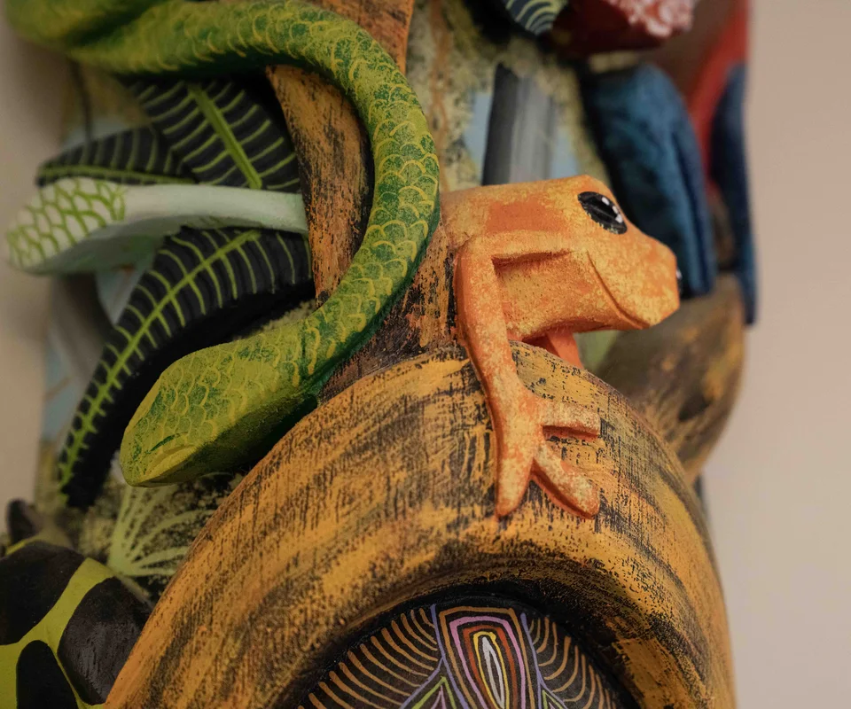 Frog sculpture